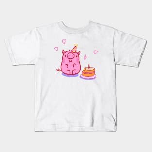 Pig with a cake Kids T-Shirt